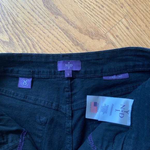 NYDJ slim straight leg cut mid rise black jean - Picture 4 of 6